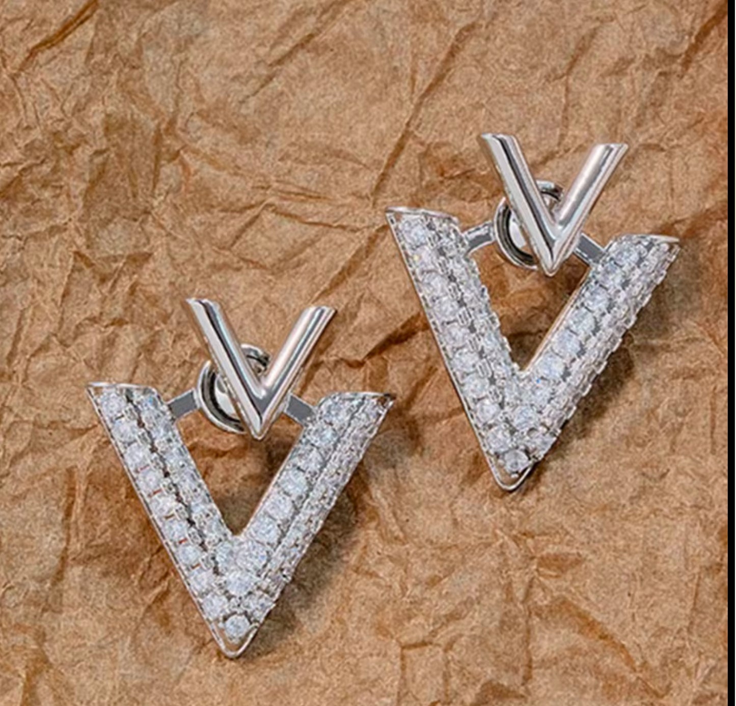 Vermira AV Shape Earrings Set